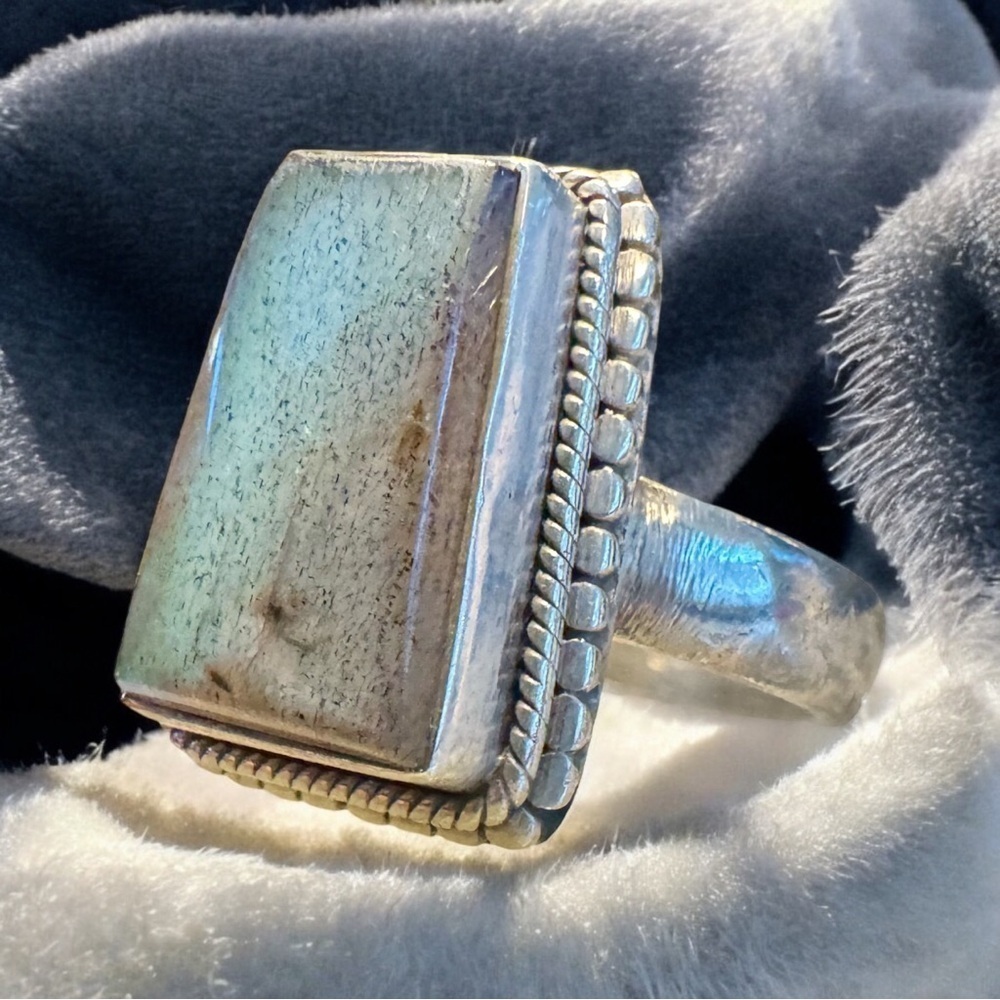 Flashy Labradorite Sterling Silver Ring (8.5) - Picture 7 of 8